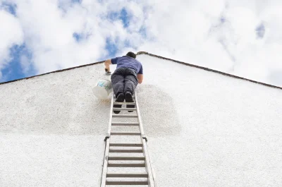 Peinture extérieure à Cosmes — façades et ravalement